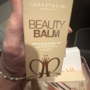 Anastasia Beverly Hills Beauty Balm in Cream